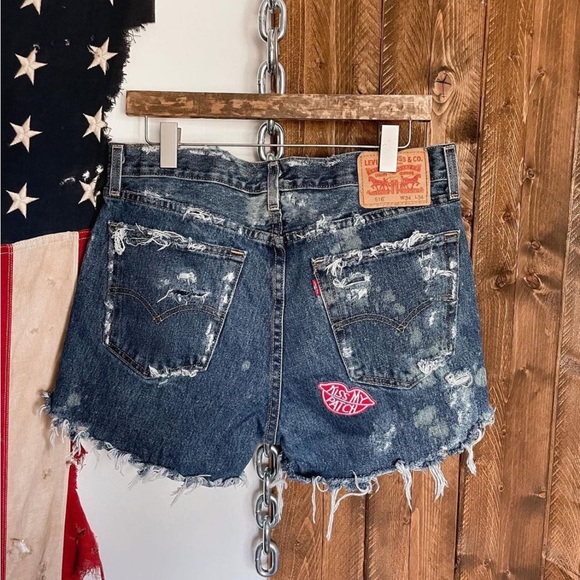 COORS Thrashed & Patched⚡️Vintage Levi’s shorts - Picture 5 of 5